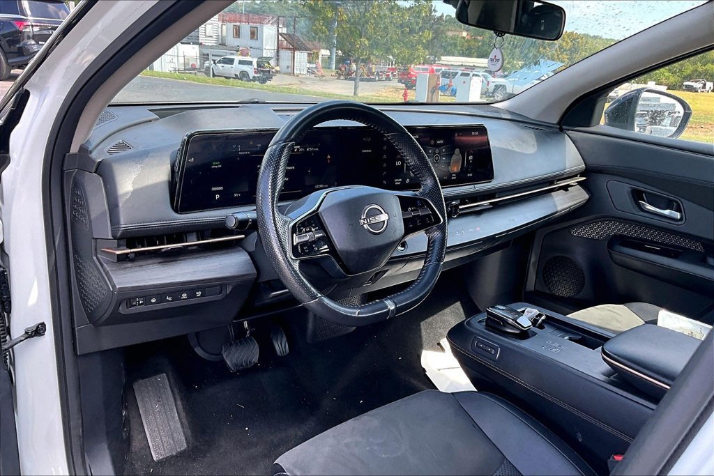 Used 2023 Nissan Ariya AWD image 5
