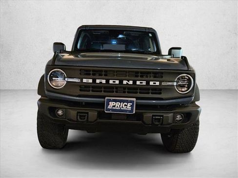 Used 2023 Ford Bronco Black Diamond w/ Sasquatch Package image 2