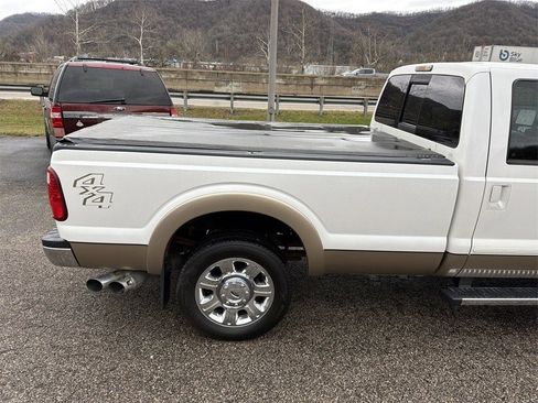 Used 2014 Ford F250 Lariat w/ Lariat Ultimate Package image 4