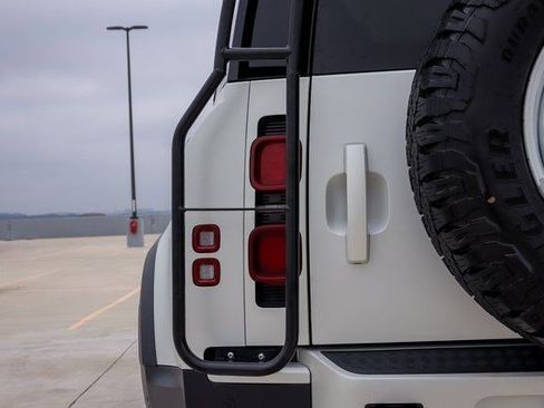 Used 2024 Land Rover Defender 110 S image 6