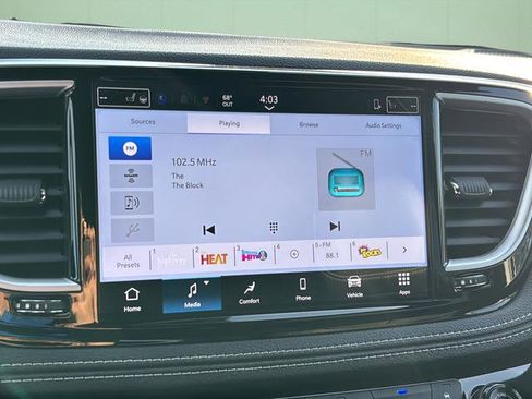 New 2026 Chrysler Pacifica Select image 30