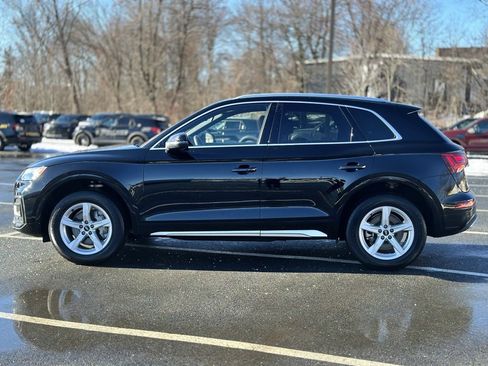 Used 2023 Audi Q5 2.0T Premium w/ Convenience Package image 3