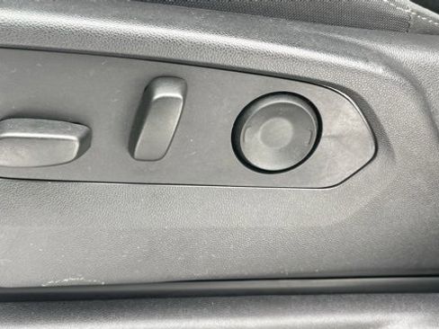 Used 2024 GMC Sierra 2500 SLE w/ SLE Convenience Package image 11