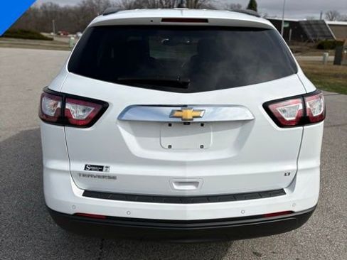 Used 2017 Chevrolet Traverse LT w/ Style and Technology Package image 5