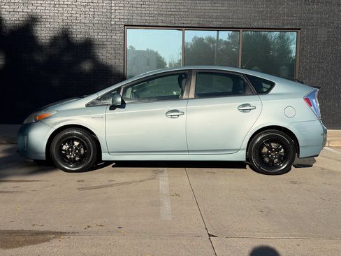 Used 2012 Toyota Prius Three w/ Appearance Pkg FWD image 15