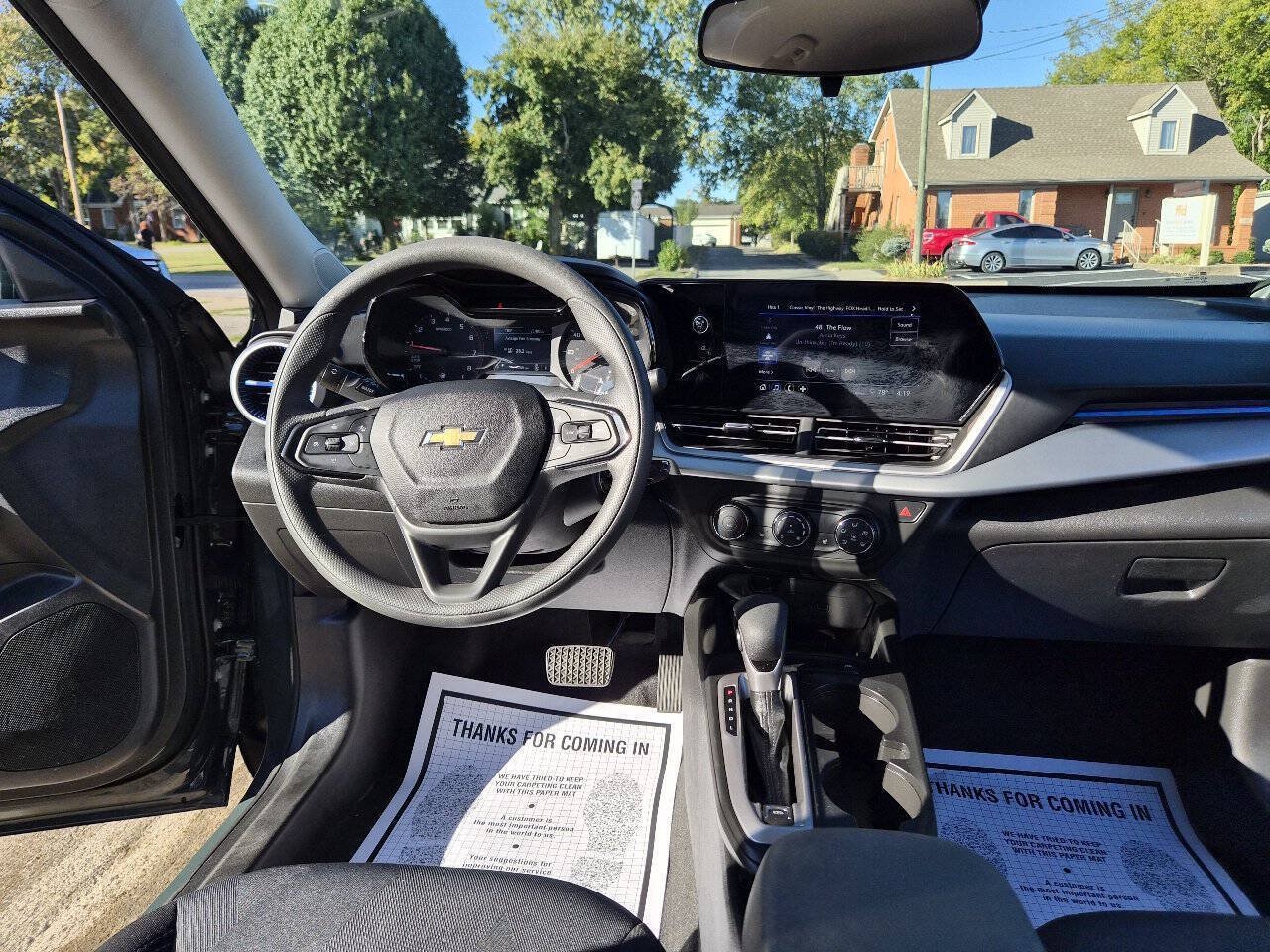Used 2026 Chevrolet Trax LS w/ LS Convenience Package FWD image 15