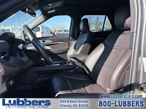 Used 2025 Ford Explorer Platinum w/ LUX Leather Package image 11