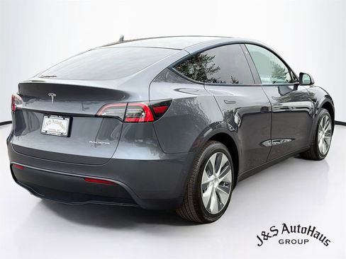 Used 2020 Tesla Model Y Long Range AWD/4WD image 7