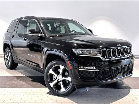 Used 2023 Jeep Grand Cherokee 4WD 4xe w/ Luxury Tech Group II image 12
