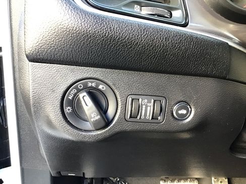 Used 2019 Dodge Challenger R/T RWD image 12