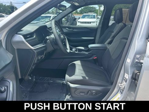 Used 2024 Jeep Grand Cherokee Laredo X w/ Luxury Tech Group I AWD/4WD image 10