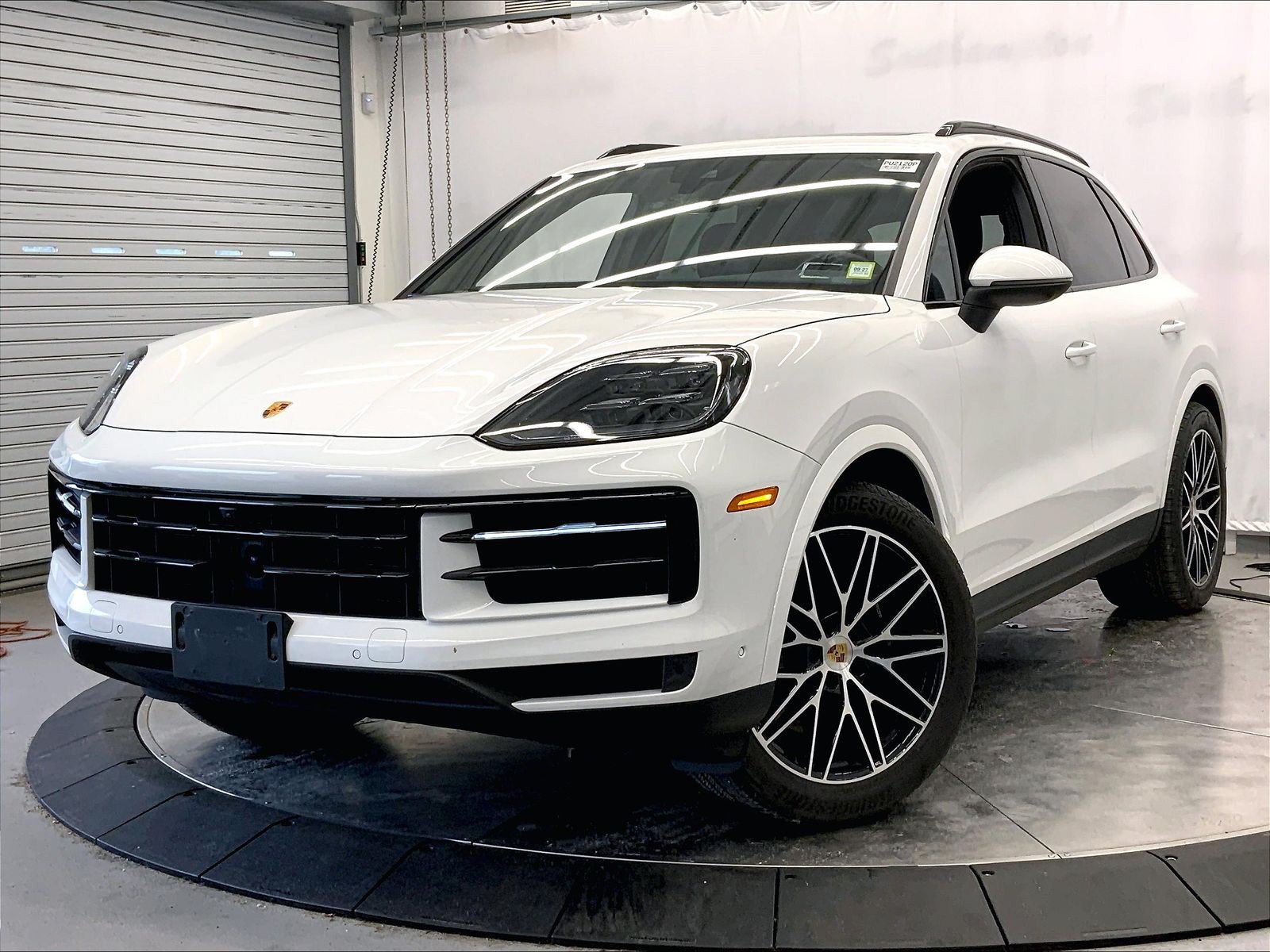 Certified 2024 Porsche Cayenne AWD/4WD image 1