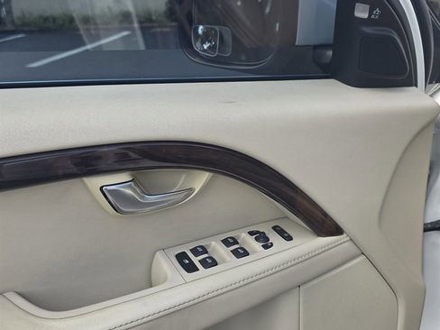 Used 2012 Volvo XC70 3.2 FWD image 17