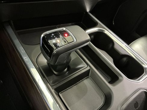 Used 2023 GMC Sierra 1500 SLT w/ SLT Premium Package image 30