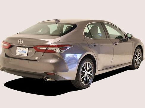 Used 2022 Toyota Camry XLE AWD/4WD image 5