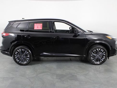 Certified 2026 Nissan Rogue Platinum w/ Platinum Premium Package AWD/4WD image 12