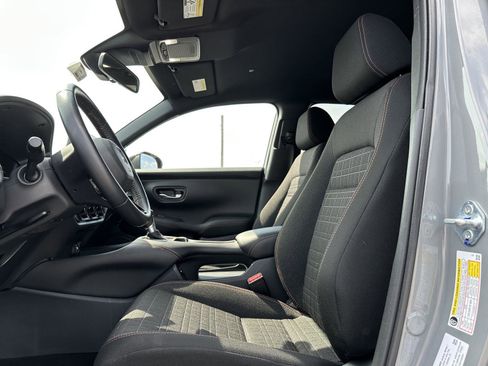 Used 2025 Honda HR-V Sport image 11