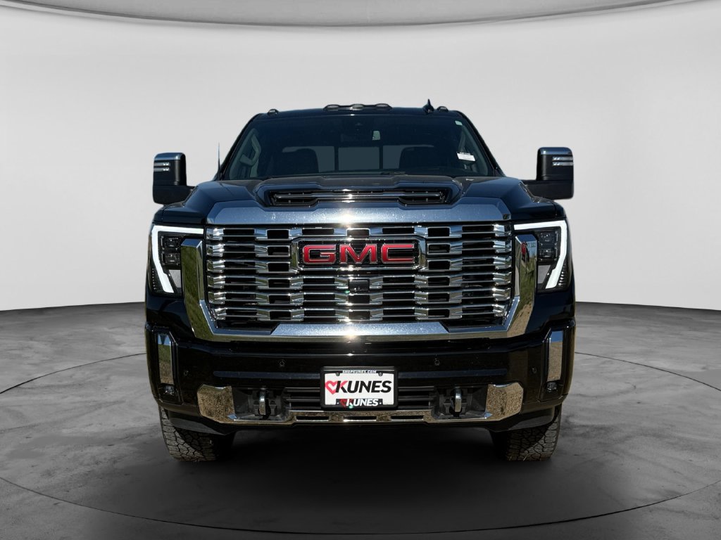 Used 2024 GMC Sierra 2500 Denali AWD/4WD image 3