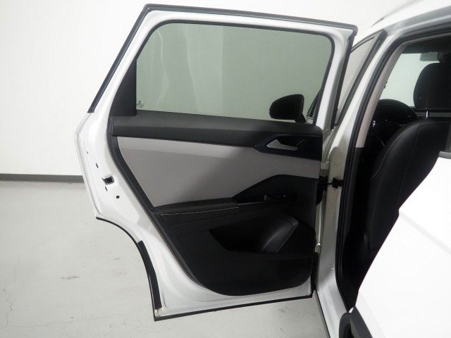 Used 2024 Volkswagen Taos SE FWD image 47