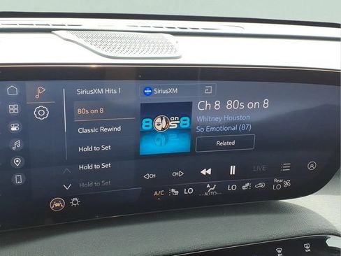 Used 2025 Buick Enclave Preferred AWD/4WD image 5