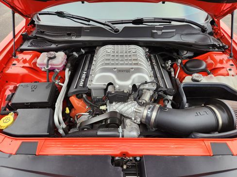 Used 2017 Dodge Challenger SRT Hellcat image 10