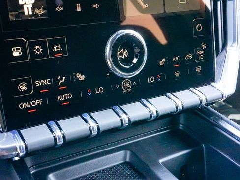 New 2025 GMC Acadia Elevation image 29