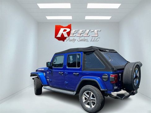 Used 2018 Jeep Wrangler Unlimited Sahara w/ Cold Weather Group AWD/4WD image 11