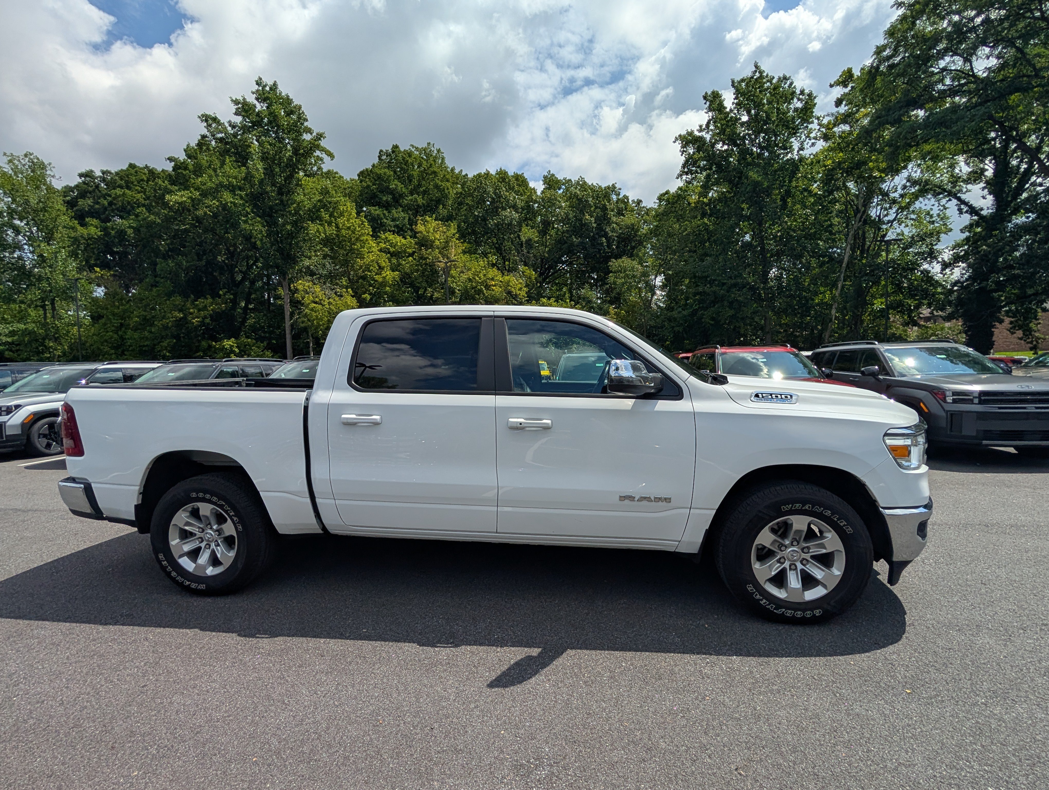 Used 2024 RAM 1500 Laramie AWD/4WD image 2