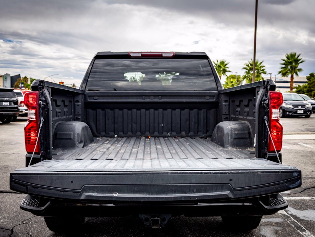 Used 2024 Chevrolet Silverado 1500 Custom w/ Turbomax Blackout Package AWD/4WD image 24