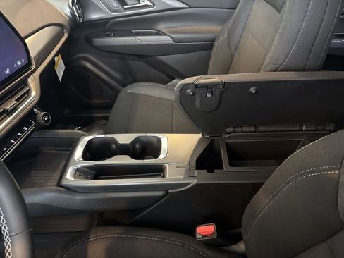 New 2026 Chevrolet Equinox EV LT w/ Comfort Package FWD image 22