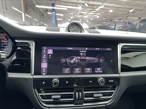 Used 2023 Porsche Macan Turbo AWD/4WD image 49
