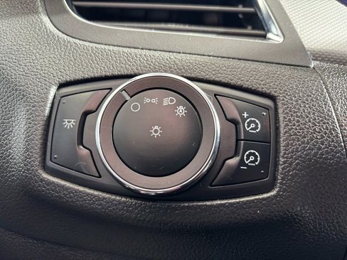 Used 2013 Ford Edge SEL image 18