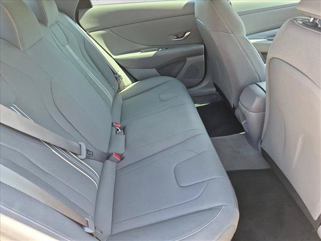 Certified 2025 Hyundai Elantra SEL FWD image 19