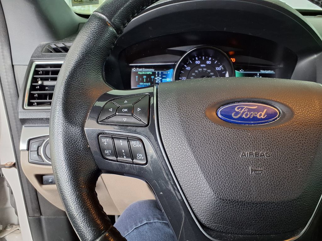Used 2018 Ford Explorer Limited w/ Ford Safe & Smart Package FWD image 21