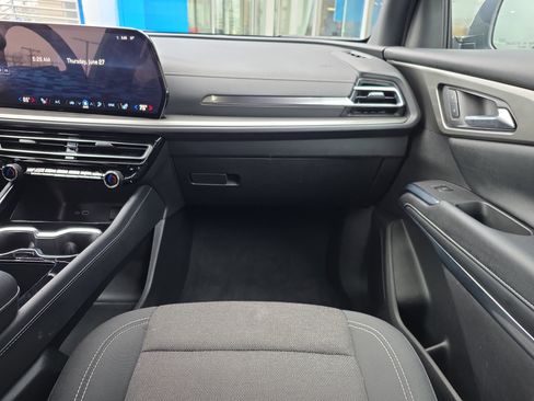 Used 2025 Chevrolet Traverse LT image 31