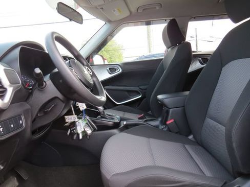Used 2021 Kia Soul LX FWD image 13