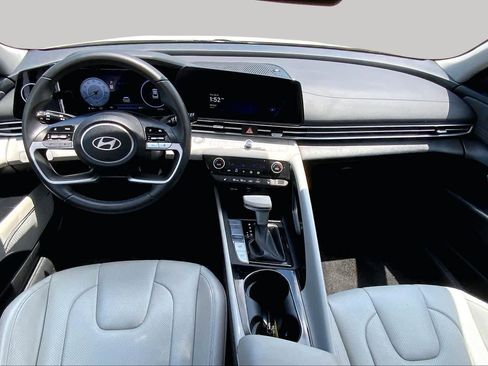 Used 2025 Hyundai Elantra Limited FWD image 15