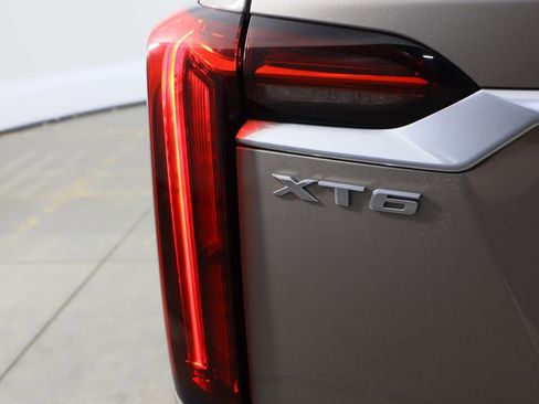 Used 2022 Cadillac XT6 Premium Luxury image 42