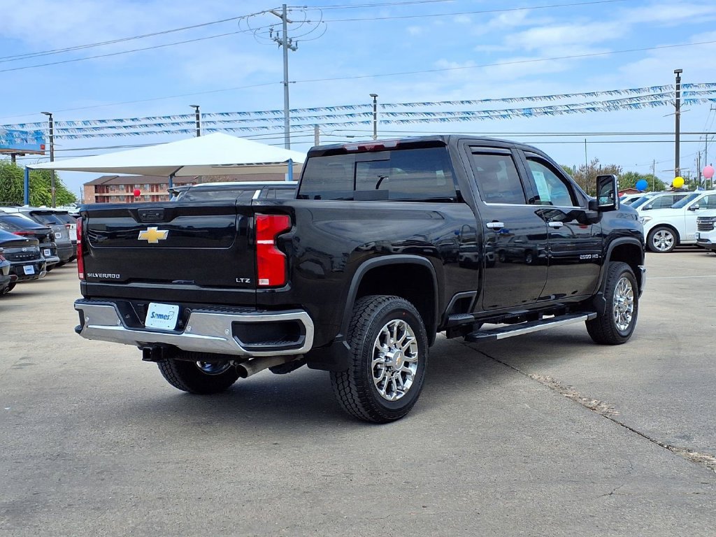 Used 2026 Chevrolet Silverado 2500 LTZ w/ LTZ Plus Package AWD/4WD image 8