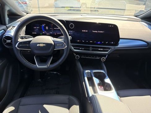 Certified 2025 Chevrolet Equinox EV LT w/ Convenience Package FWD image 16