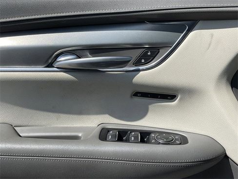 Used 2018 Cadillac XT5 Luxury w/ Driver Awareness Package image 22