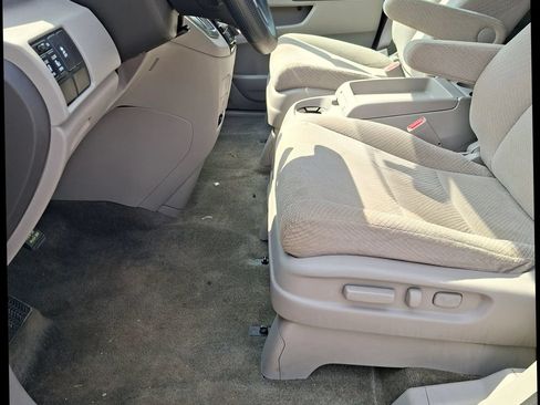 Used 2016 Honda Odyssey EX image 8