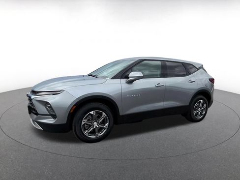 Used 2026 Chevrolet Blazer LT FWD image 7