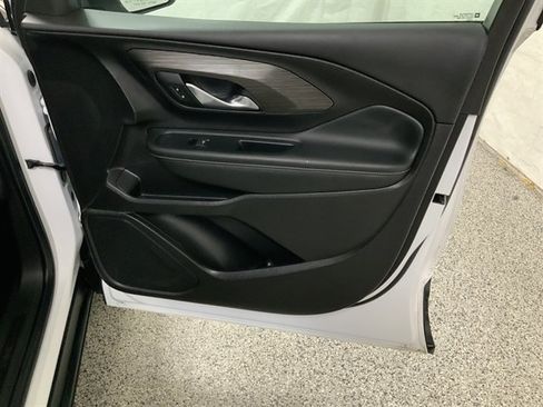 Used 2024 GMC Terrain SLT image 22