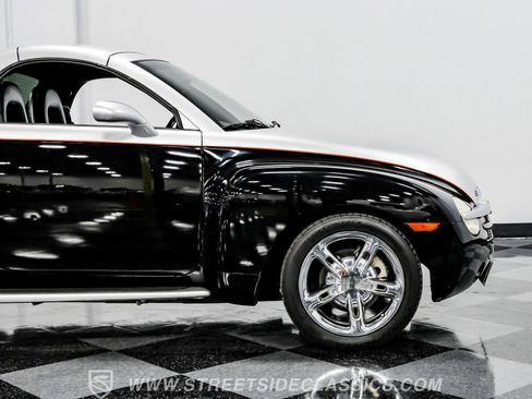 Used 2005 Chevrolet SSR w/ Preferred Equipment Group image 29