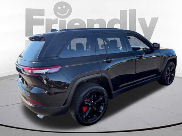 Used 2024 Jeep Grand Cherokee Limited w/ Luxury Tech Group II AWD/4WD image 5