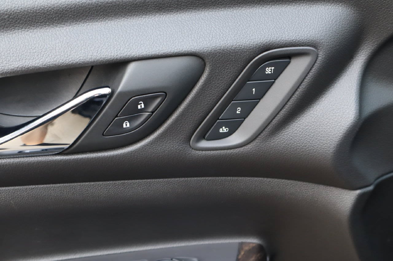 Used 2022 GMC Acadia Denali w/ Trailering Package FWD image 23