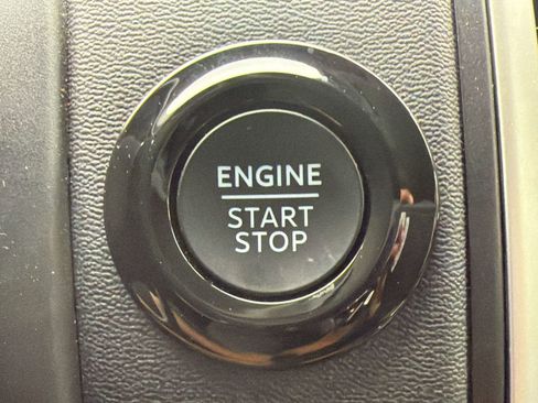 Used 2025 Ford Expedition Active AWD/4WD image 26