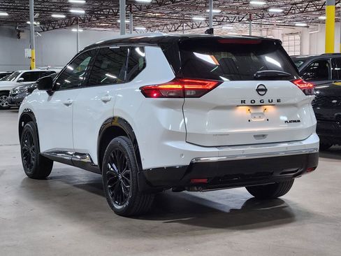 Used 2024 Nissan Rogue Platinum w/ Platinum Premium Package image 11