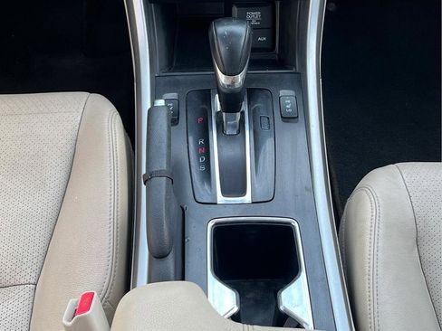 Used 2014 Honda Accord Touring image 17
